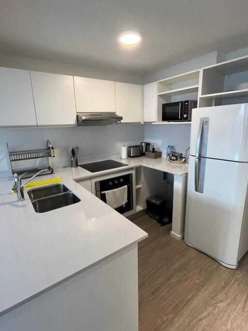 Apartamento Blanco Con Balcon